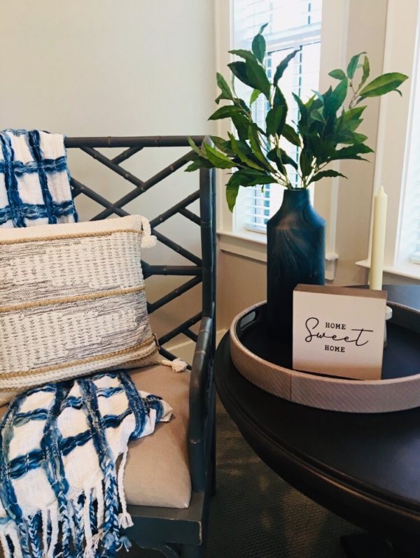 luxery apartment sitting area